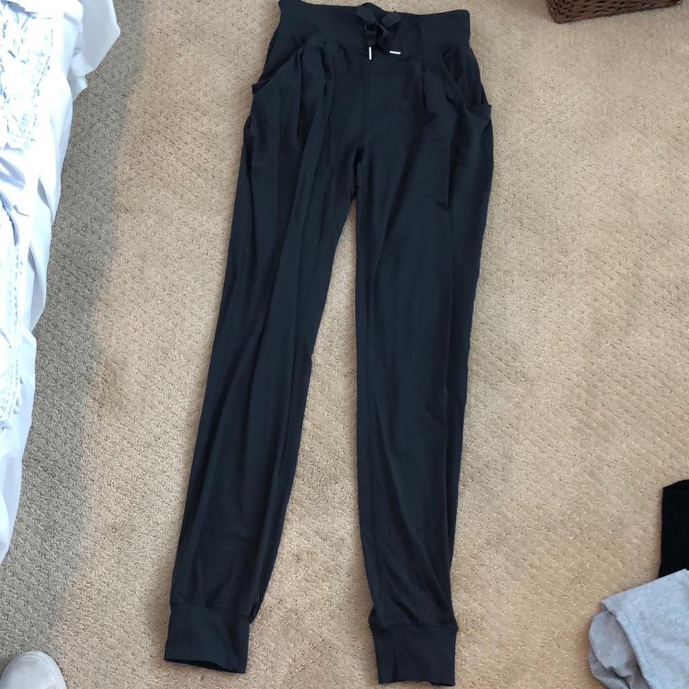 Lululemon Joggers size 6